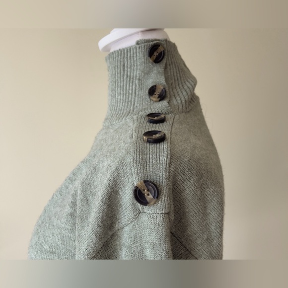 Poof Apparel EUC Ladies Cowl Neck Light Gren Long Sleeve Sweater Size Large - Picture 3 of 6